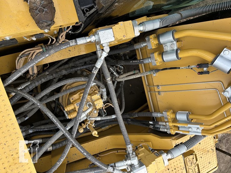 2023-caterpillar-336-image-55