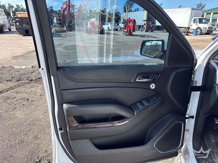 2019-chevrolet-tahoe-image-10