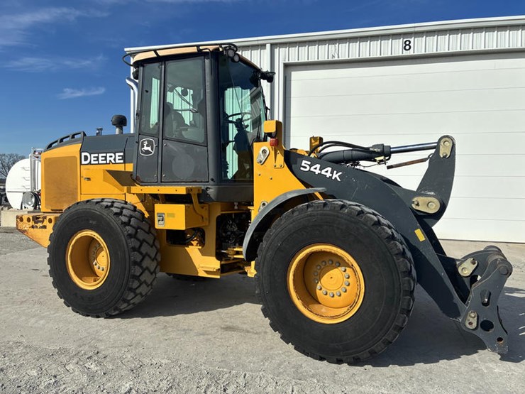 2011-deere-544k-image-1