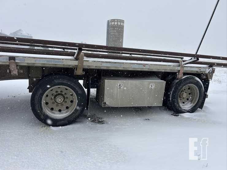 fontaine-hay-trailer-image-16