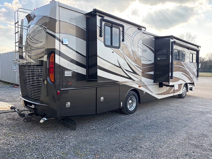 #1339-•-2011-fleetwood-36j-discovery-rv-/-motorhome-image-4