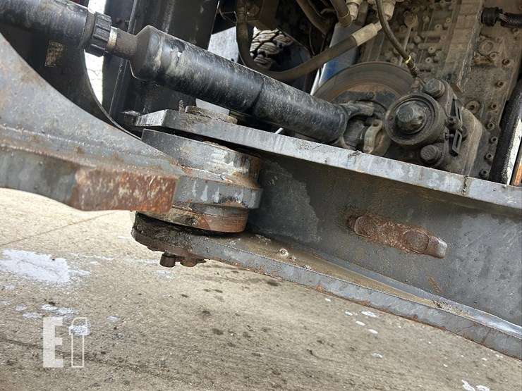 2019-case-721g-image-66