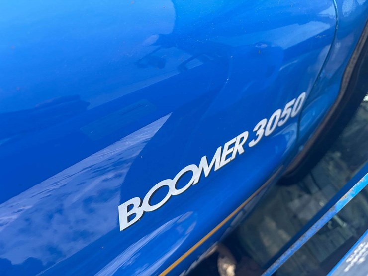 2013-new-holland-boomer-3050-image-10