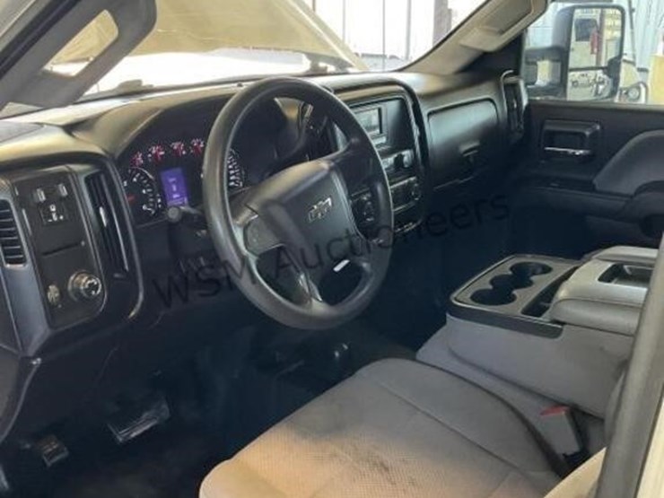 2016-chevrolet-silverado-2500-image-22