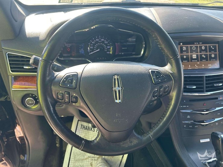 2018-lincoln-mkt-image-14