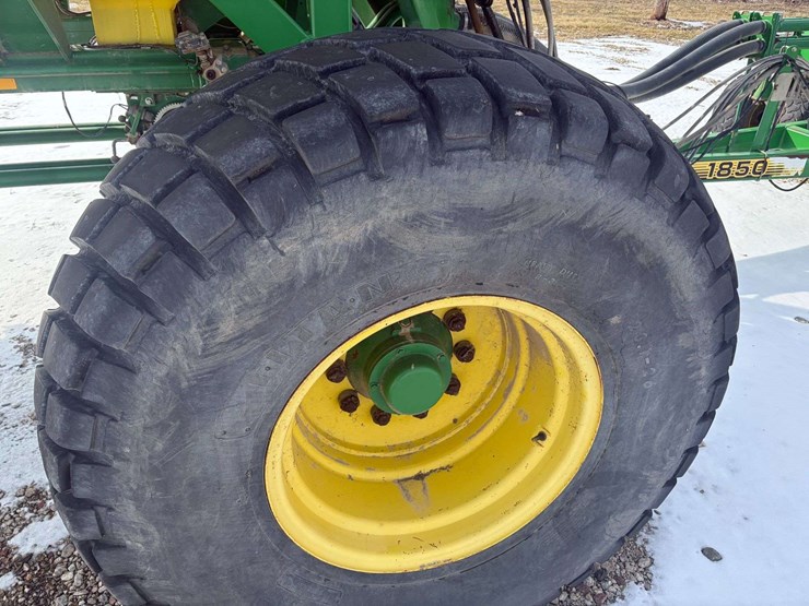 john-deere-1850-image-3