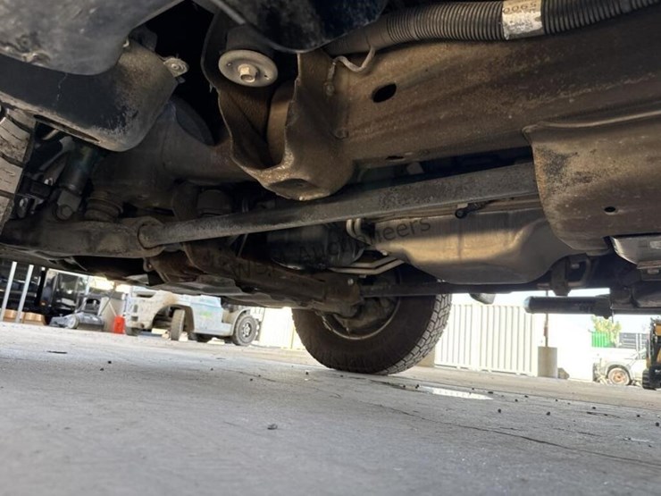 2022-chevrolet-silverado-3500hd-image-27