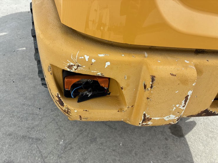 2021-deere-204l-image-33