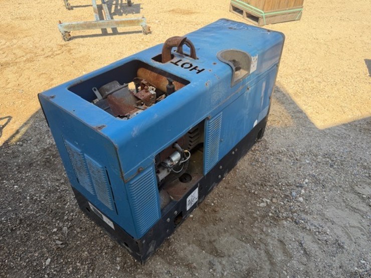 miller-bobcat-225-image-3