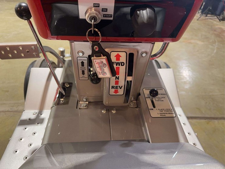 massey-ferguson-1100-image-25