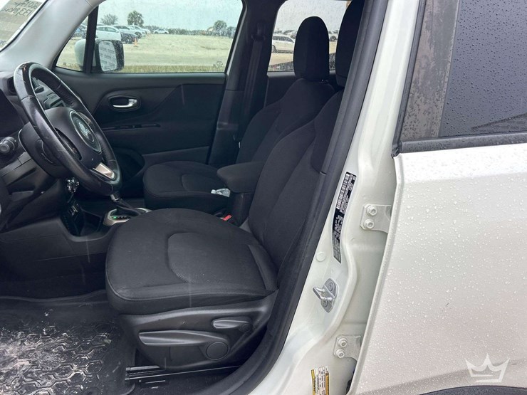 2017-jeep-renegade-image-13