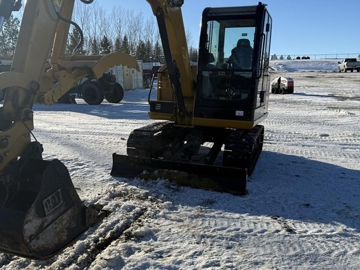 2017-caterpillar-305.5e2-image-5