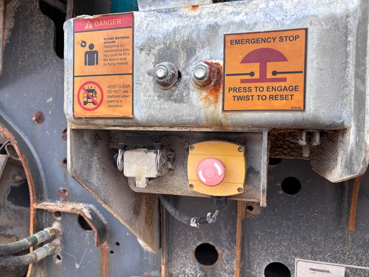 2016-powerscreen-trakpactor-320sr-image-51