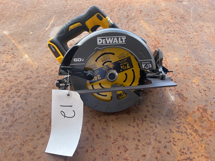 #12-•-dewalt-circular-saw-image-1