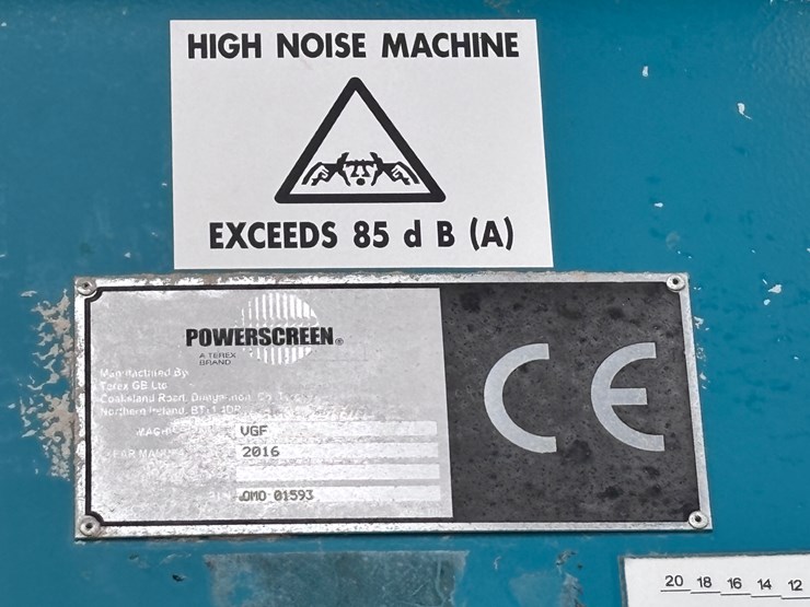 2016-powerscreen-trakpactor-320sr-image-55