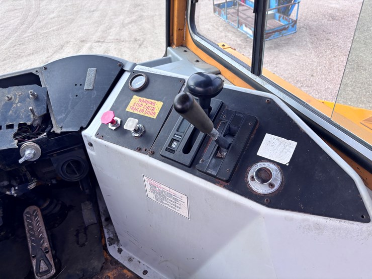 #233-•-2011-ottawa-spotter-truck-|-bill-of-sale-only-image-10