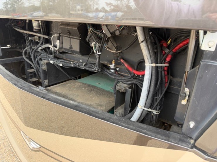 #1339-•-2011-fleetwood-36j-discovery-rv-/-motorhome-image-27