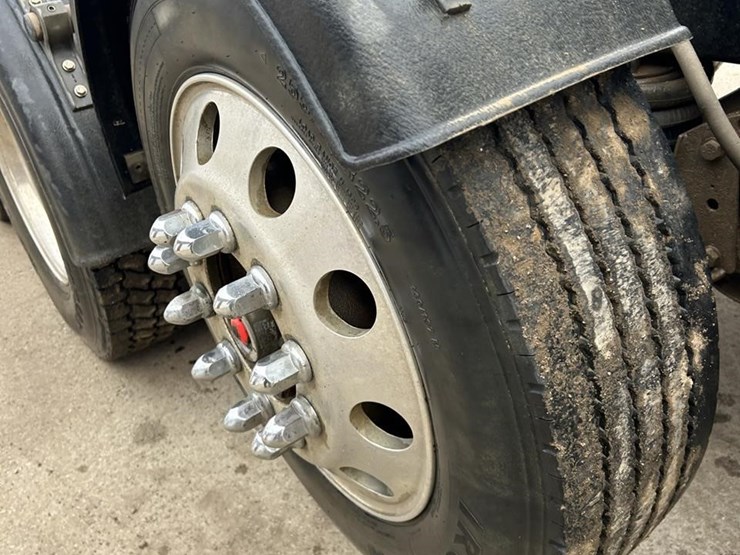 2017-mack-granite-gu713-image-55