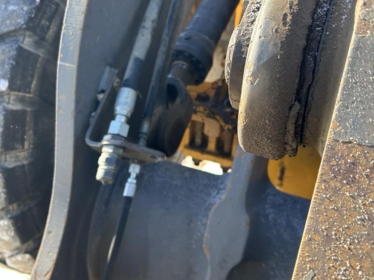 2012-volvo-l70g-image-15