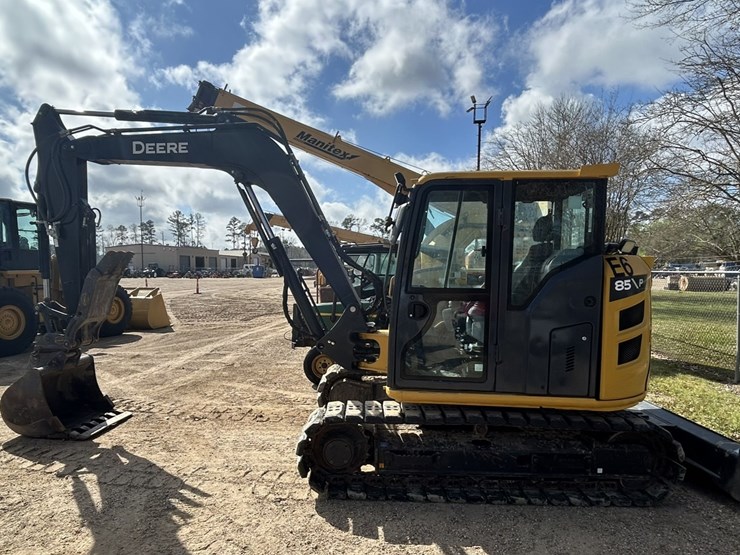 2023-deere-85-p-tier-image-4