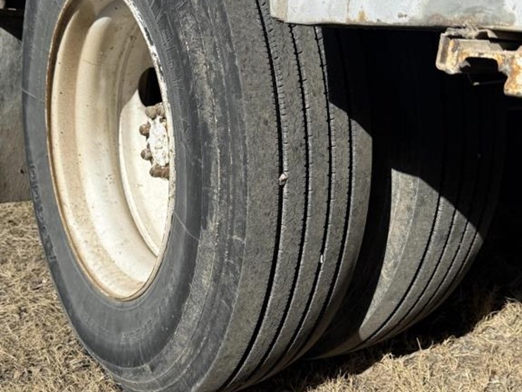 1992-international-4700-image-9