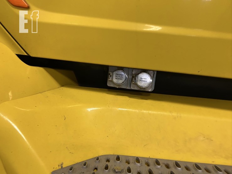 2015-peterbilt-579-image-23