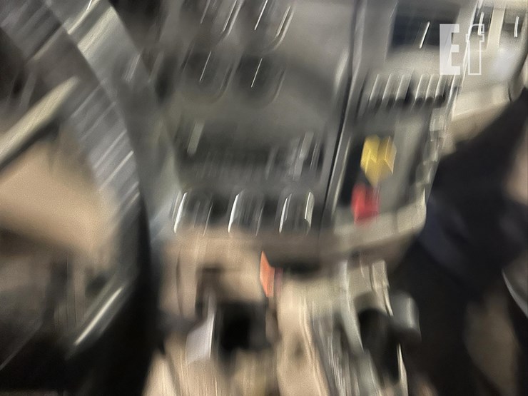 2015-peterbilt-579-image-18