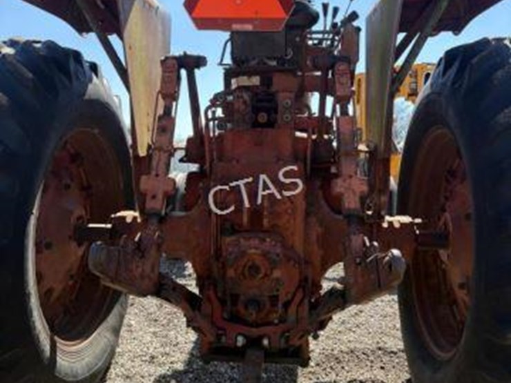 international-856d-image-10