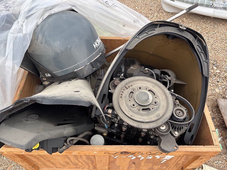 #1429-•-pallet-of-boat-parts-image-2