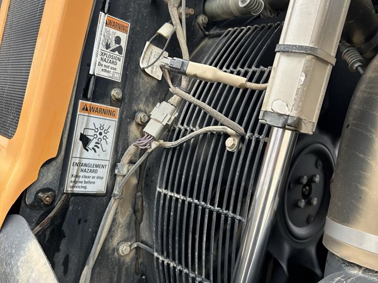 2019-case-721g-image-23