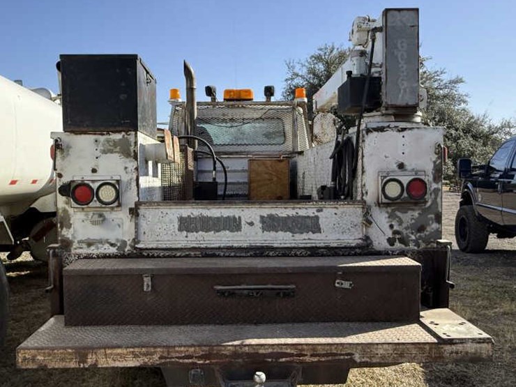 1992-international-4700-image-4