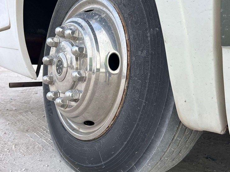 2005-freightliner-tropi-cal-t396-39ft.-class-a-motorhome-image-61