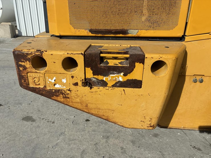 2011-deere-544k-image-29