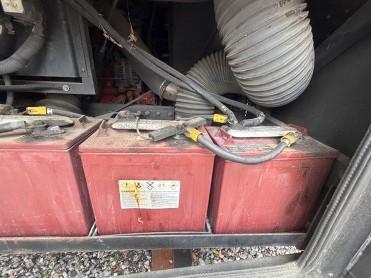 #1339-•-2011-fleetwood-36j-discovery-rv-/-motorhome-image-61