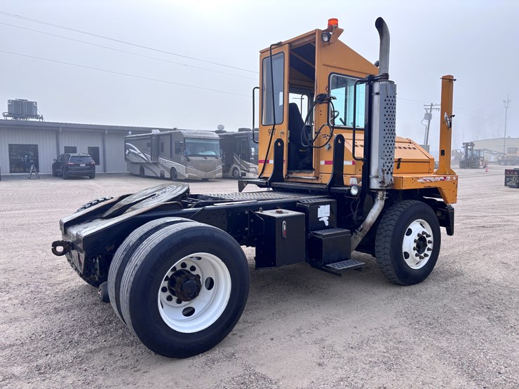 #233-•-2011-ottawa-spotter-truck-|-bill-of-sale-only-image-4