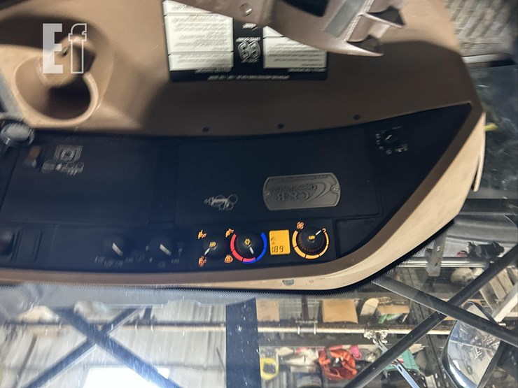 2013-john-deere-4940-image-27