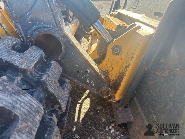 2022-deere-333g-image-19