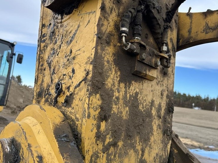 2023-caterpillar-336-image-35