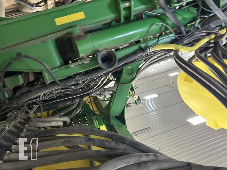 2010-john-deere-1770nt-image-32