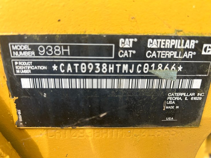 2012-caterpillar-938h-image-10