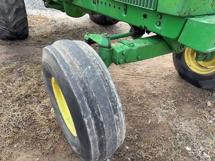 john-deere-4240-image-4