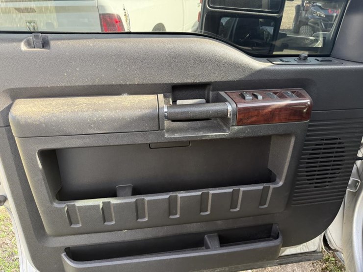 2010-ford-f350-image-15