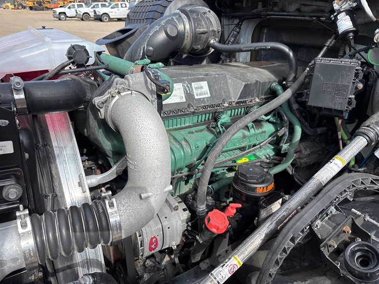 #228-•-2017-freightliner-image-17