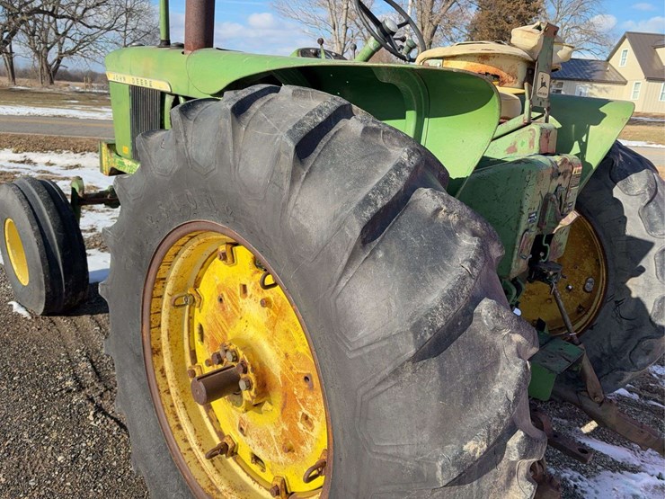 john-deere-4010-image-9