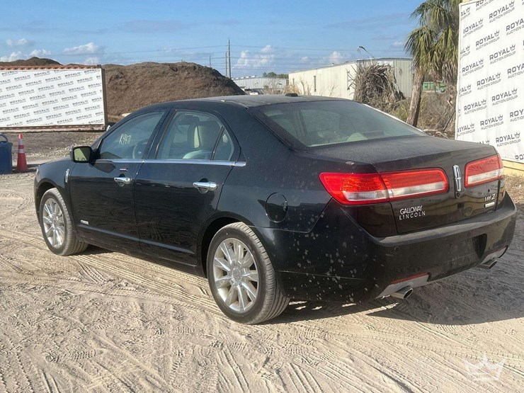 2012-lincoln-mkx-image-4