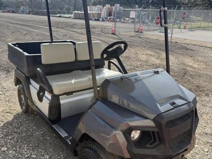 #65-•-2018-yamaha-2-seater-w/-dump-bed-cart---gas-image-4