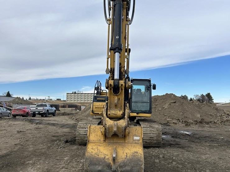 2023-caterpillar-336-image-2