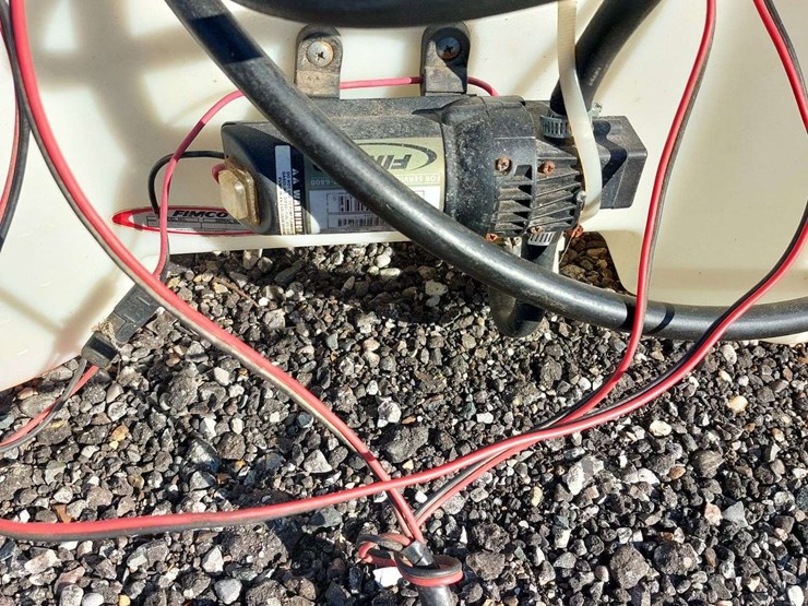 fimco-10-gallon-12-volt-sprayer-w/-wand-image-4