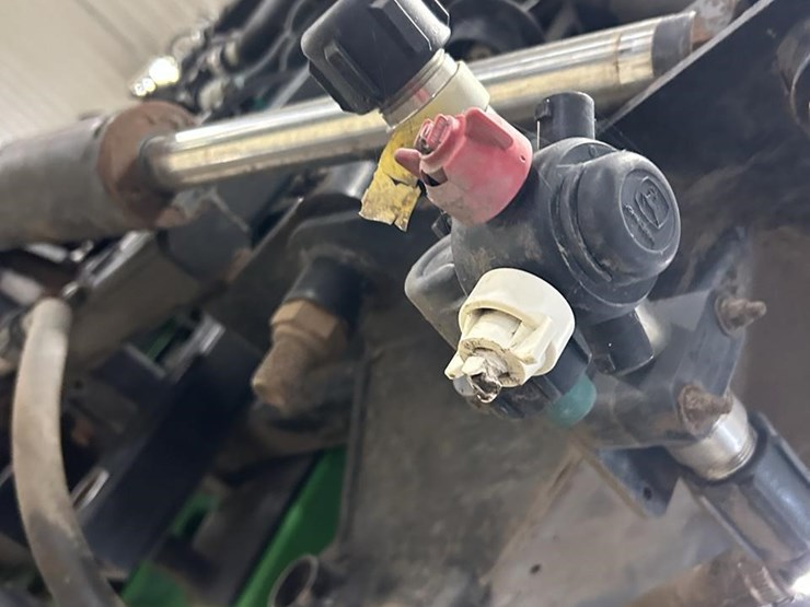 2013-john-deere-4940-image-17