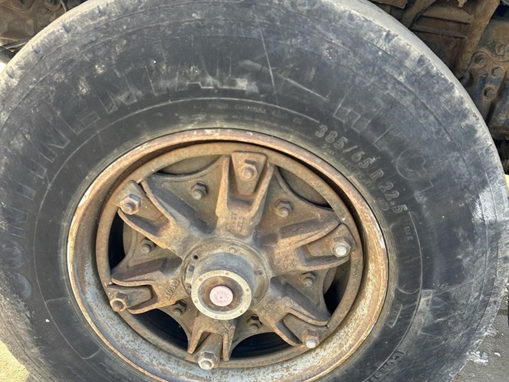 1994-ford-l9000-image-10